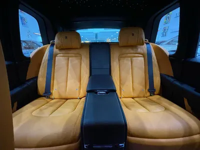 2023 رولز رويس كولينان سلفر بادج