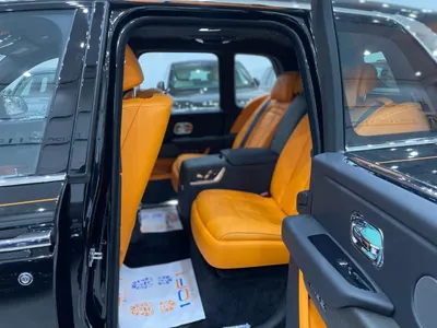 2023 رولز رويس كولينان سلفر بادج