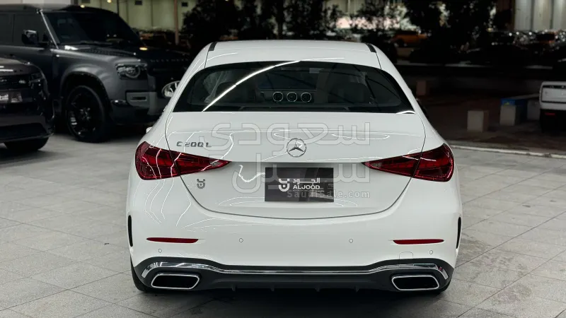 2025 مرسيدس - بنز سي 200