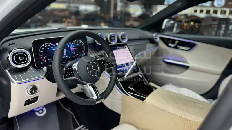 2025 مرسيدس - بنز سي 200