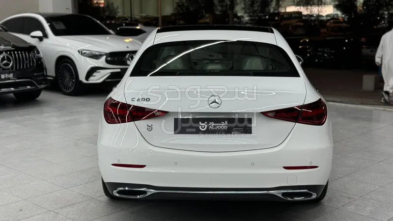 2025 مرسيدس - بنز سي 200