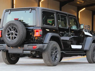 2025 جييب رانجلر سبورت