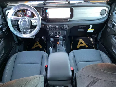 2025 جييب رانجلر سبورت