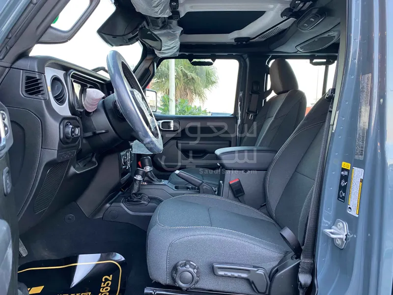 2025 جييب رانجلر سبورت