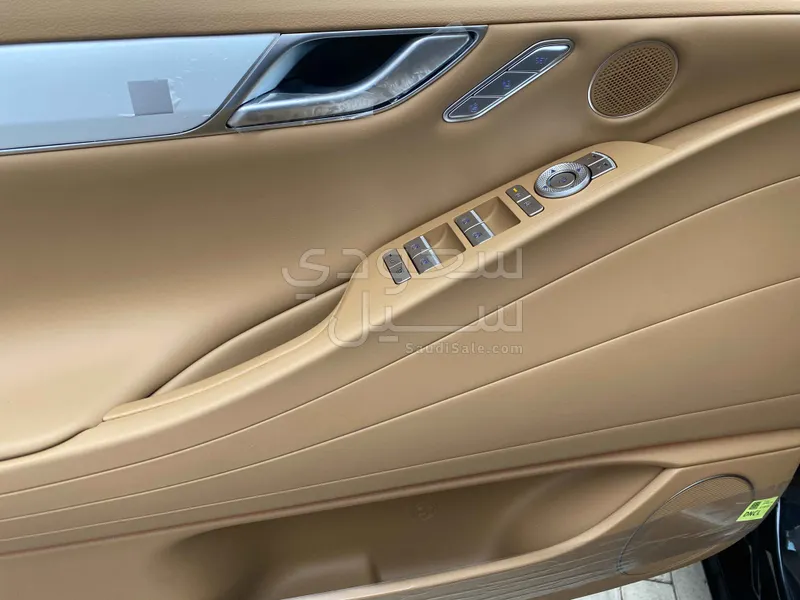 2025 جينيسيس جي 80