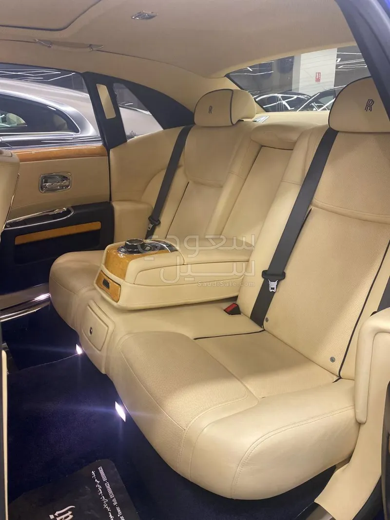 2016 رولز رويس قوست