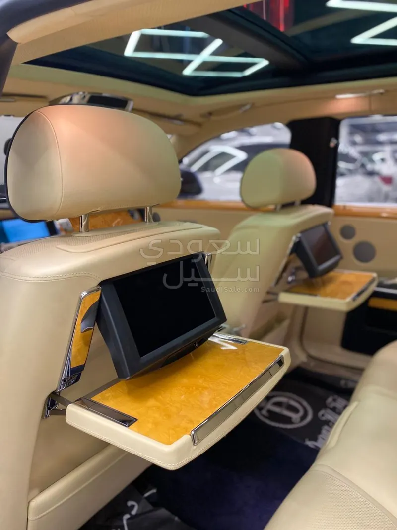 2016 رولز رويس قوست