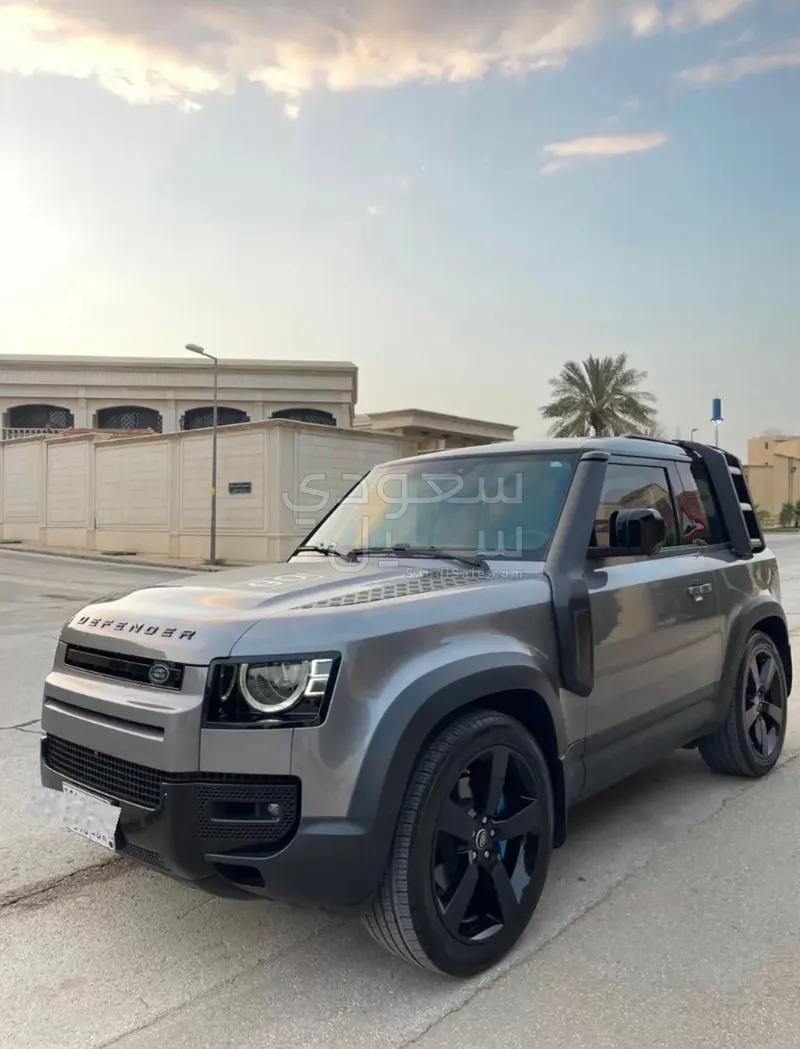2021 لاند روفر ديفيندر اتش اس اي