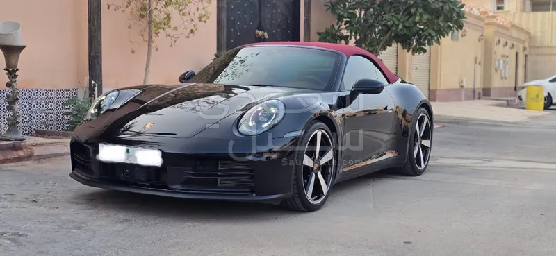 2025 بورش 911 كاريرا كابريوليه