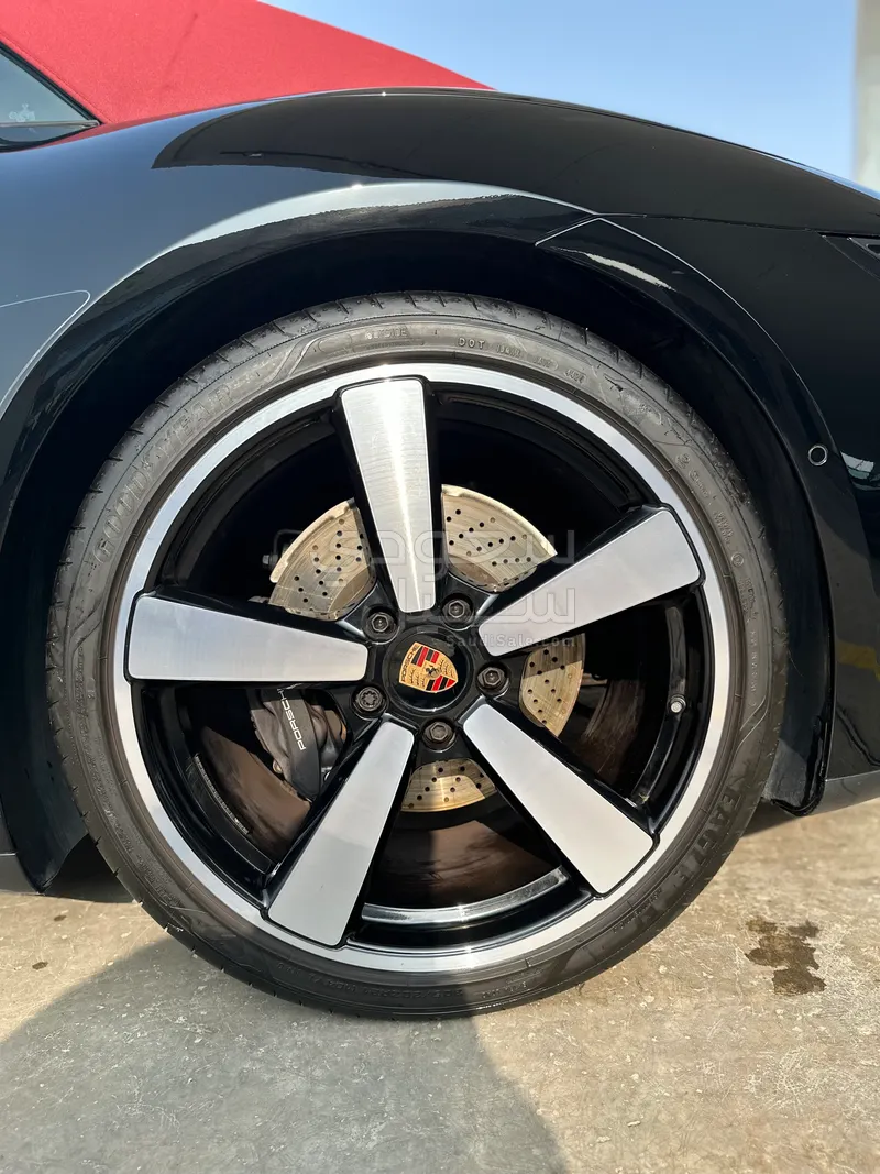 2025 بورش 911 كاريرا كابريوليه