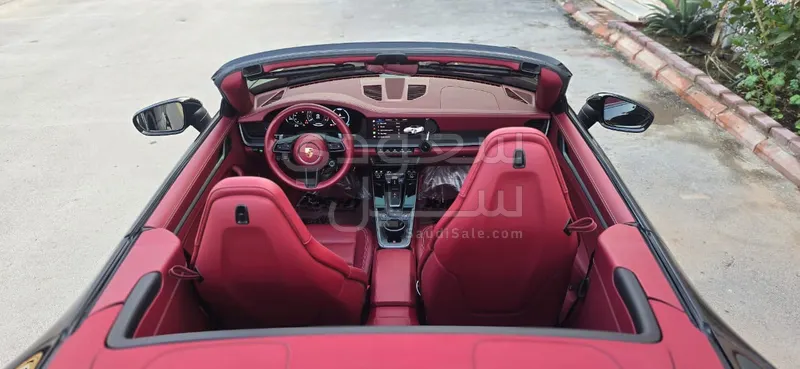 2025 بورش 911 كاريرا كابريوليه