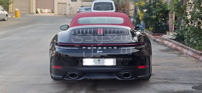 2025 بورش 911 كاريرا كابريوليه