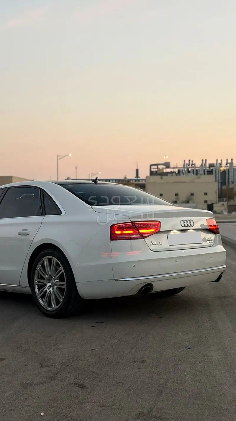 2014 اودي اي 8 ال النسخة السعودية