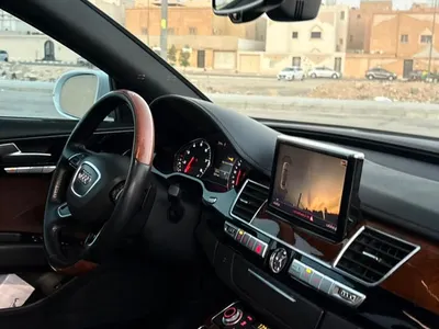 2014 اودي اي 8 ال النسخة السعودية