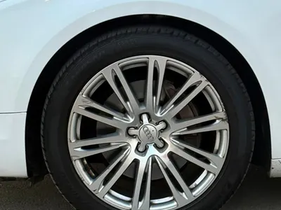 2014 اودي اي 8 ال النسخة السعودية