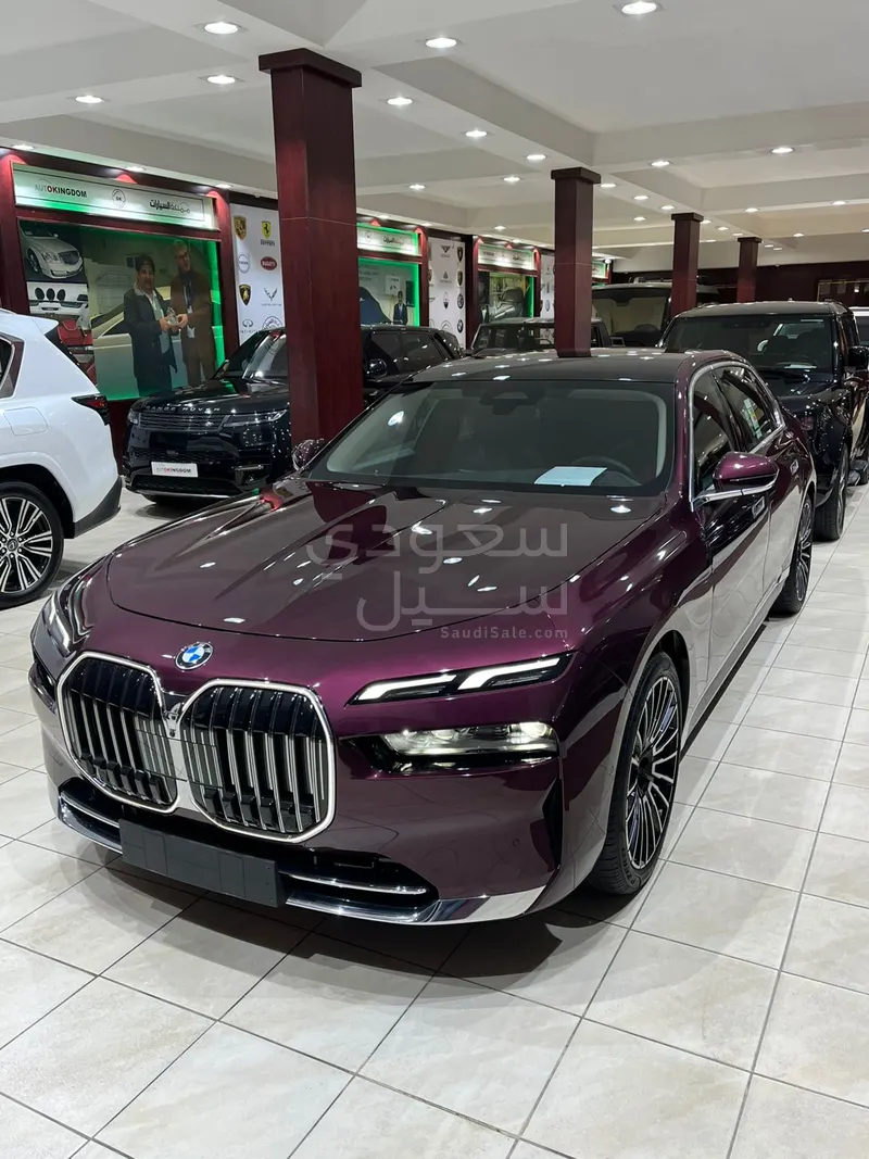 2026 بي ام دبليو الفئة السابعة 735 إل أي