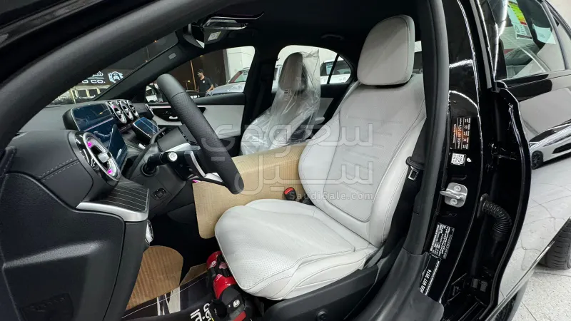 2025 مرسيدس - بنز سي 200