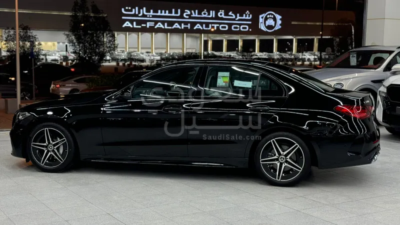 2025 مرسيدس - بنز سي 200