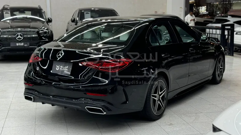 2025 مرسيدس - بنز سي 200
