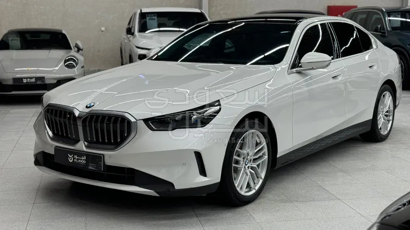2024 BMW 5 Series 520i