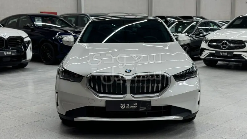 2024 BMW 5 Series 520i