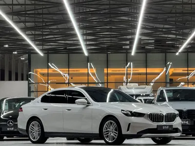 2024 BMW 5 Series 520i