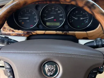 2006 جاكوار اكس جي