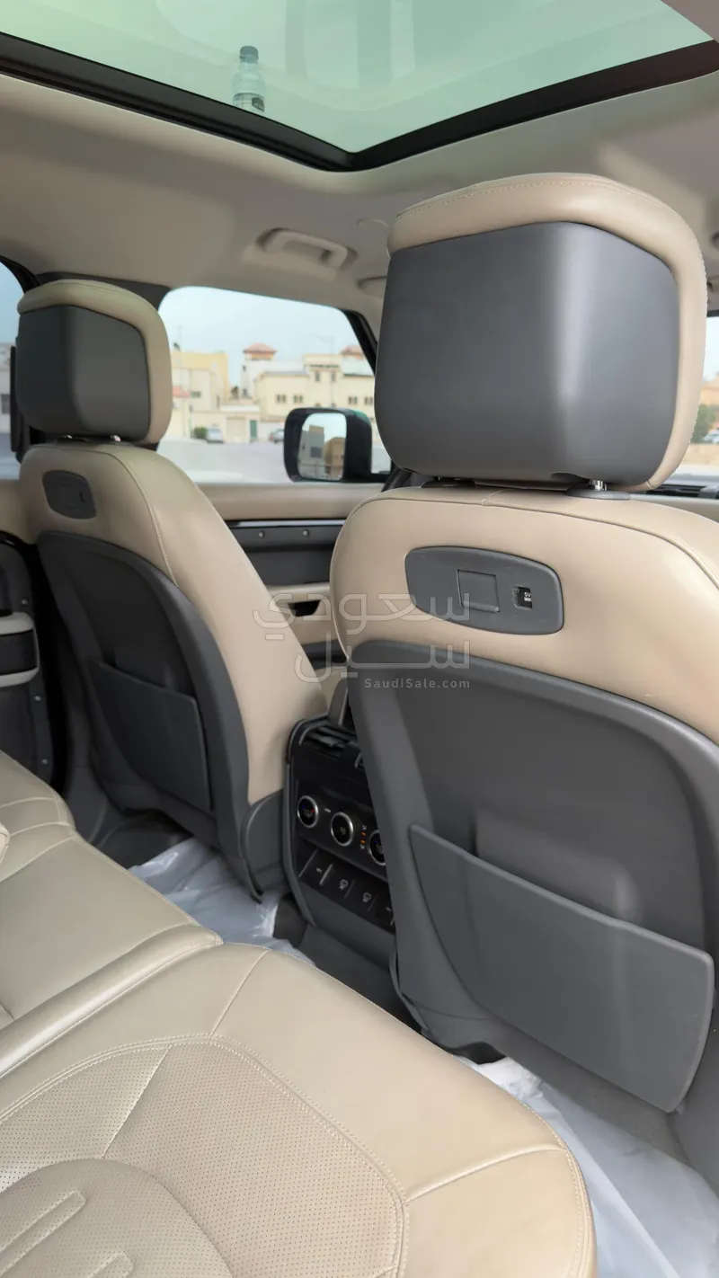 2021 لاند روفر ديفيندر اتش اس اي