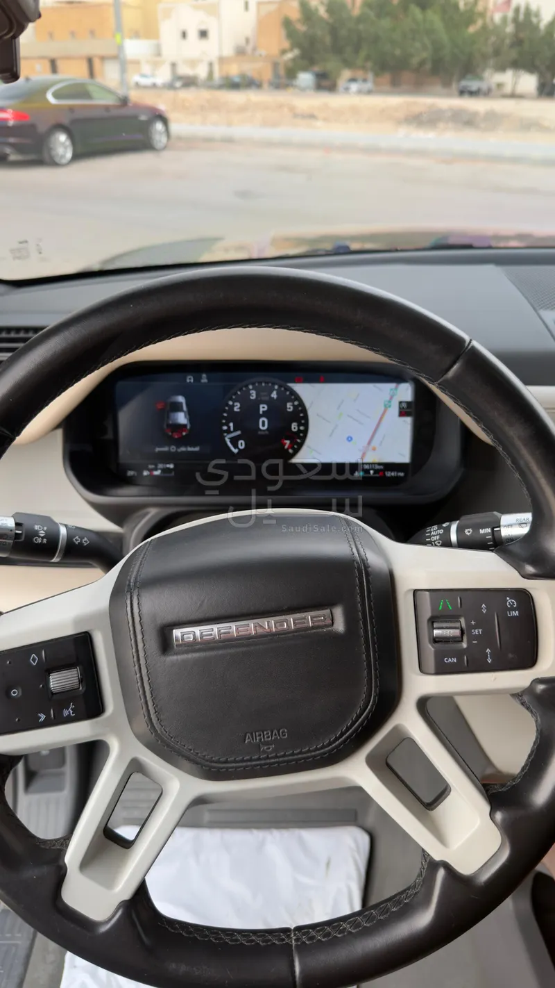 2021 لاند روفر ديفيندر اتش اس اي