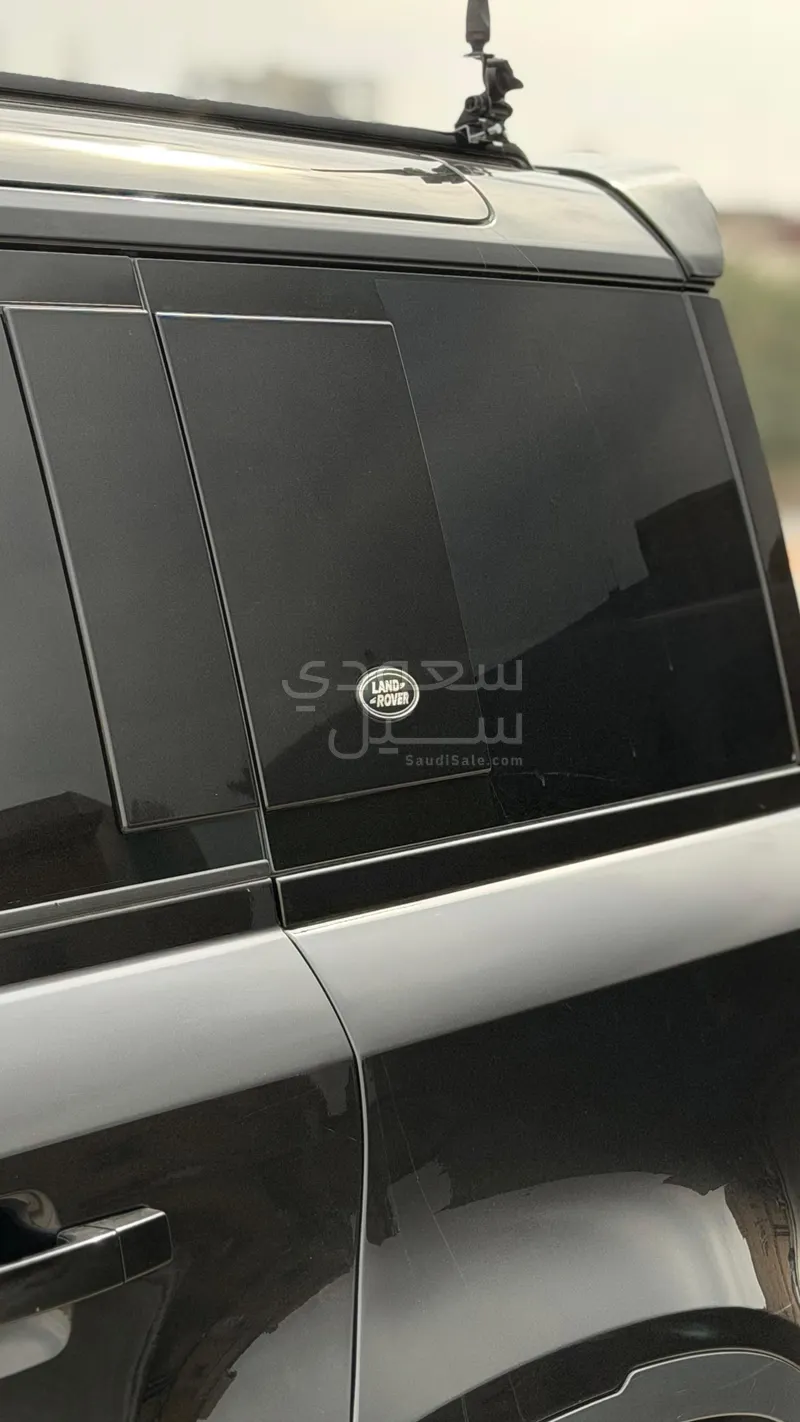 2021 لاند روفر ديفيندر اتش اس اي