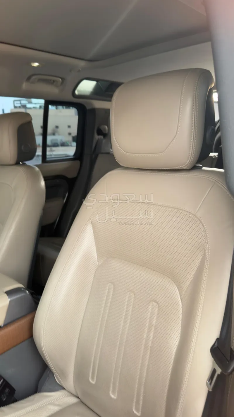 2021 لاند روفر ديفيندر اتش اس اي