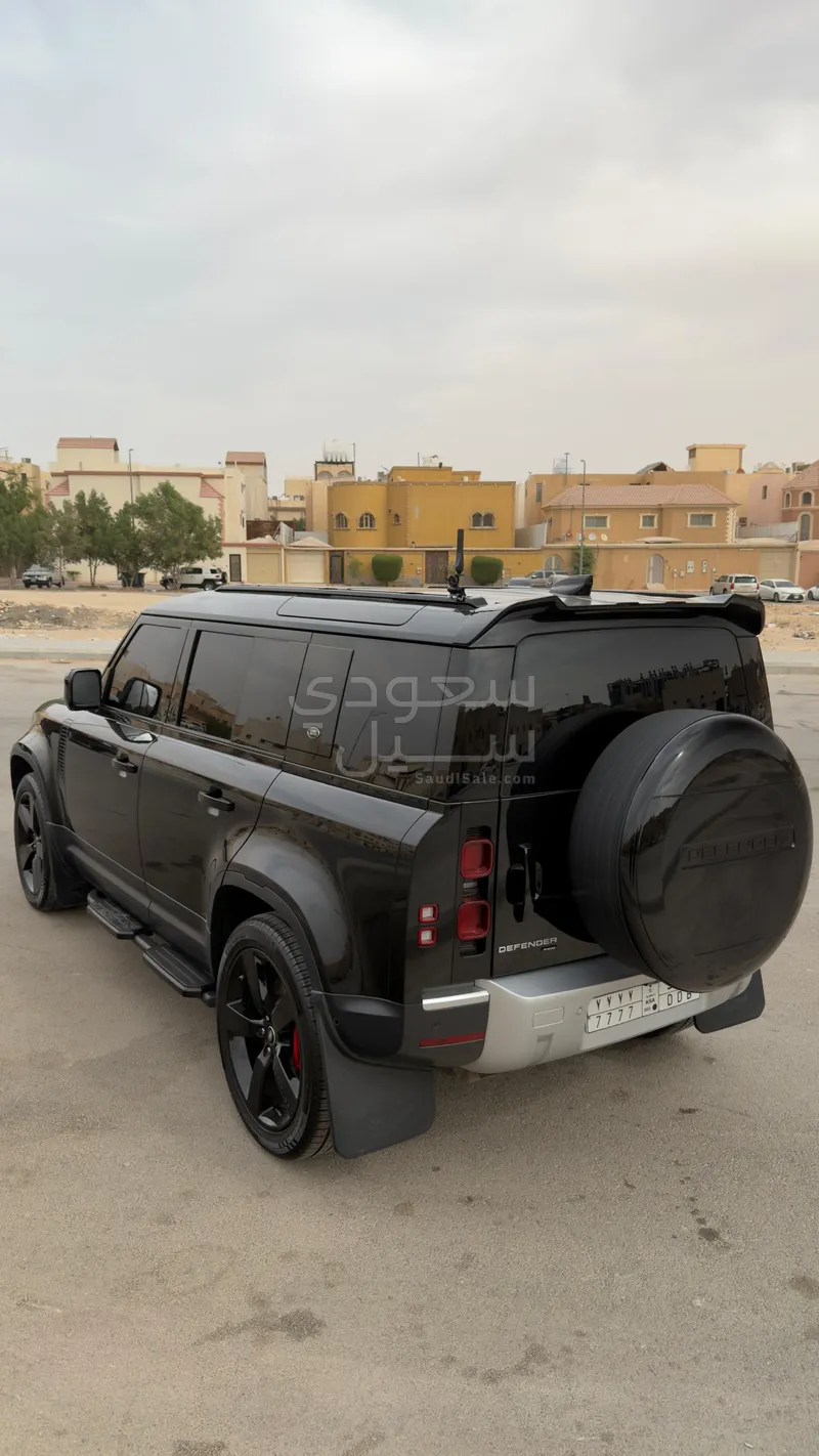 2021 لاند روفر ديفيندر اتش اس اي