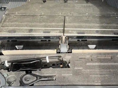 2021 لاند روفر ديفيندر اتش اس اي