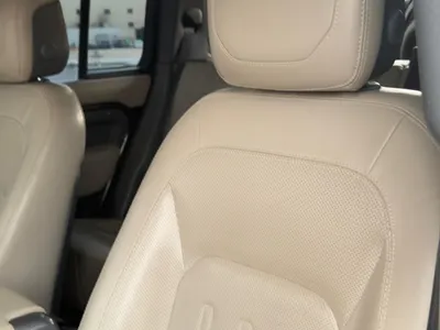 2021 لاند روفر ديفيندر اتش اس اي