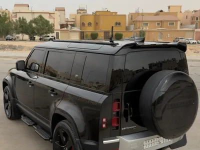 2021 لاند روفر ديفيندر اتش اس اي