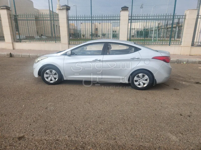 2014 هيونداي النترا