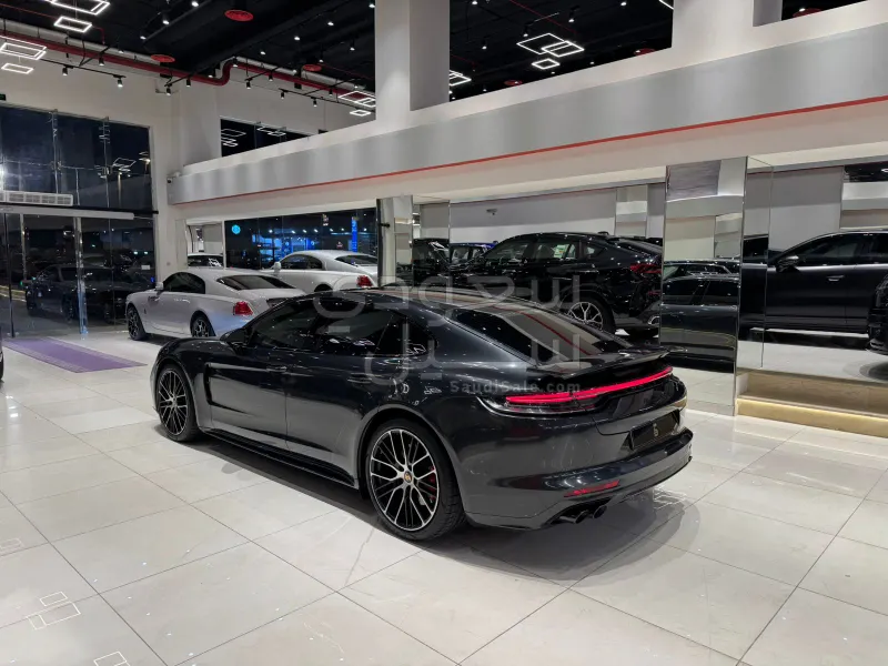 2022 بورش بانميرا جي تي اس