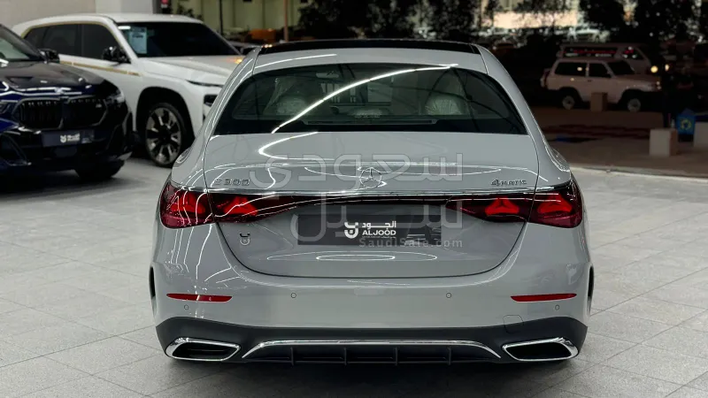 2025 مرسيدس - بنز إي 300