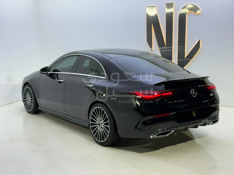 2025 مرسيدس - بنز سي إل أي 200