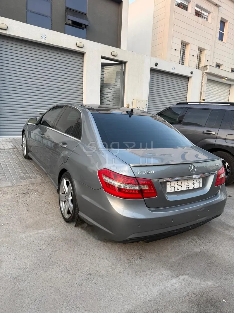 2011 مرسيدس - بنز إي 350 أي إم جي