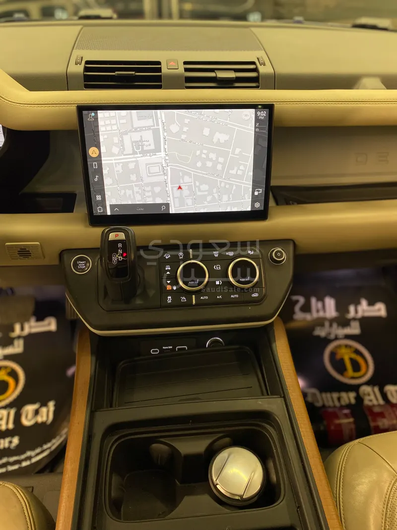 2022 لاند روفر ديفيندر 110