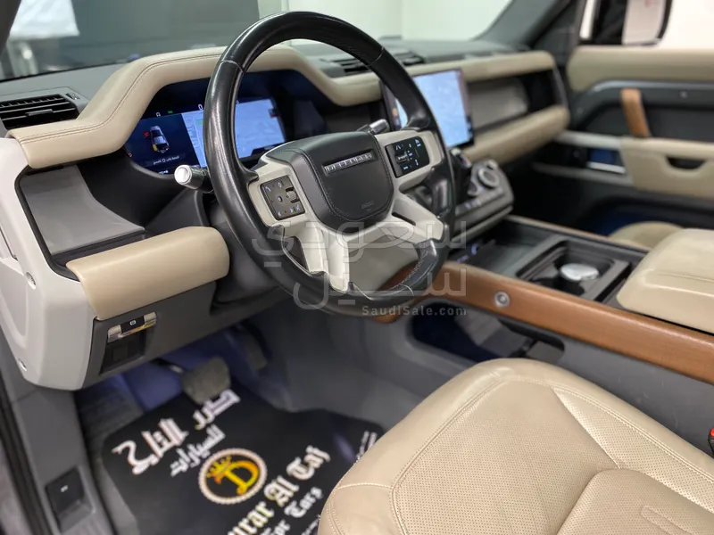 2022 لاند روفر ديفيندر 110