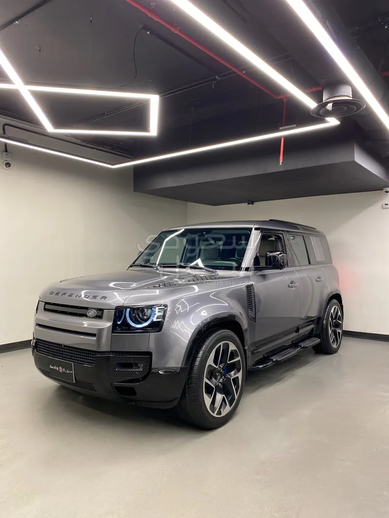 2022 لاند روفر ديفيندر 110