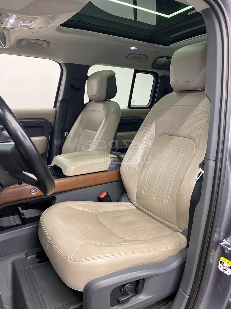 2022 لاند روفر ديفيندر 110