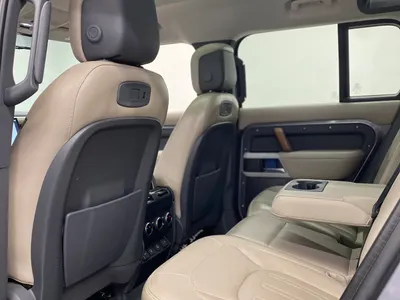 2022 لاند روفر ديفيندر 110