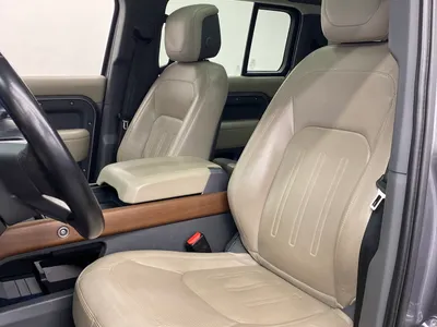 2022 لاند روفر ديفيندر 110