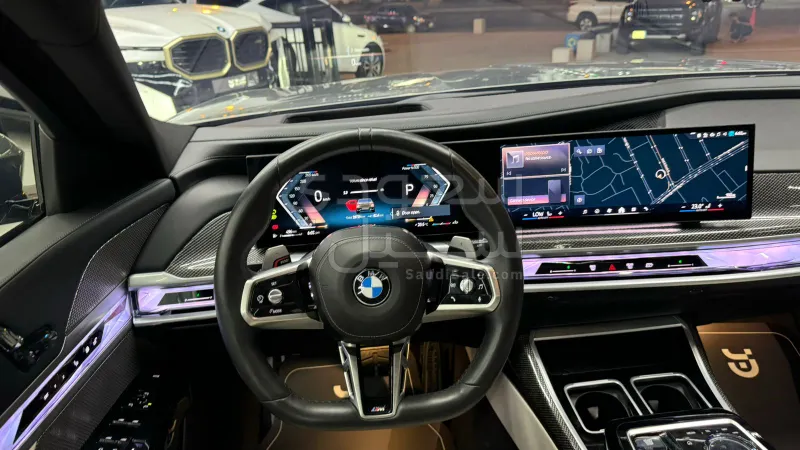 2025 بي ام دبليو الفئة السابعة 735أي