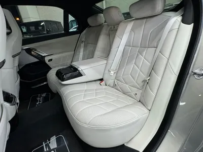 2025 بي ام دبليو الفئة السابعة 735أي