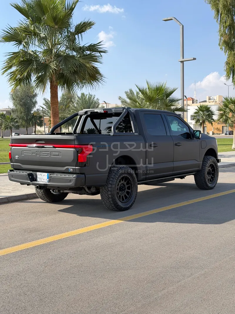 2023 فورد اف 150