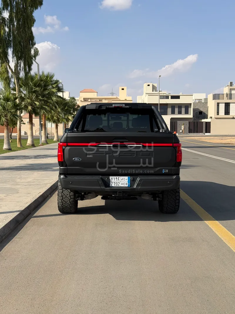 2023 فورد اف 150